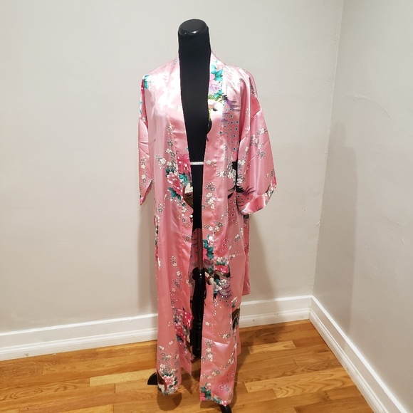 Pink Robe - Picture 2 of 3